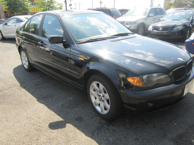 2004 BMW 3 series 2WD 4dr Heat