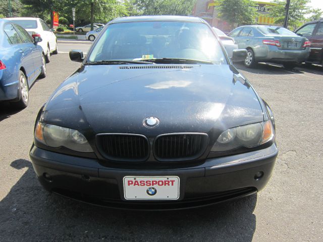 2004 BMW 3 series 2WD 4dr Heat