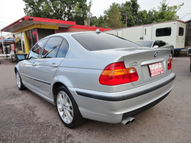 2005 BMW 3 series 4WD 4dr Heat