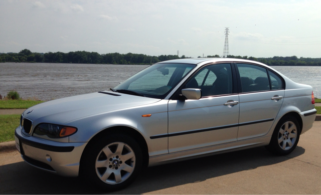 2005 BMW 3 series 2WD 4dr Heat