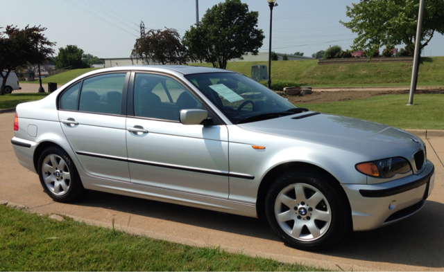 2005 BMW 3 series 2WD 4dr Heat