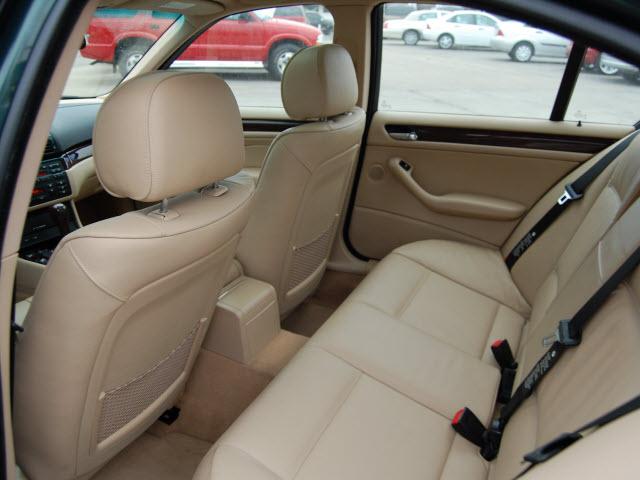 2005 BMW 3 series 323i 4dr Sdn Sedan