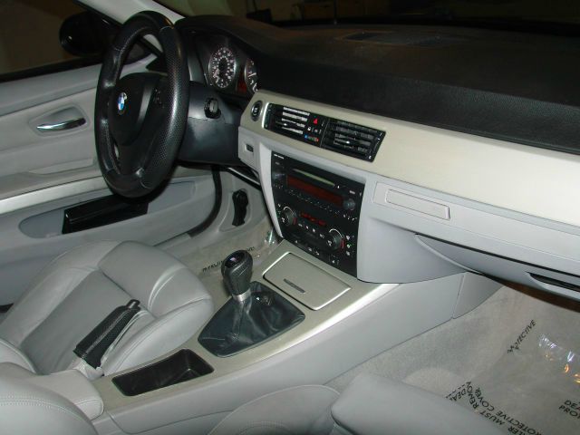 2006 BMW 3 series 2WD 4dr Heat