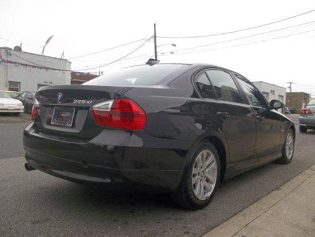 2006 BMW 3 series 2WD 4dr Heat