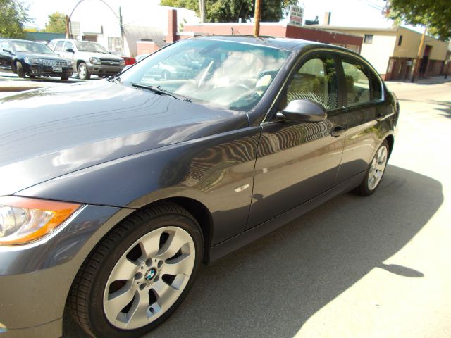 2006 BMW 3 series 4WD 4dr Heat