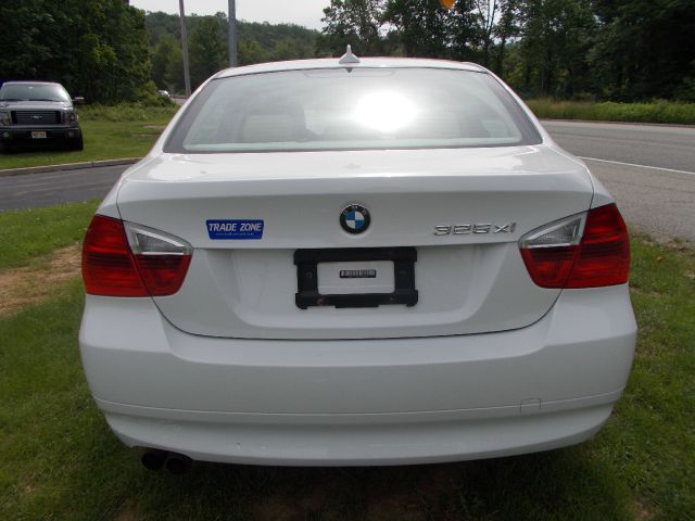 2006 BMW 3 series 2WD 4dr Heat