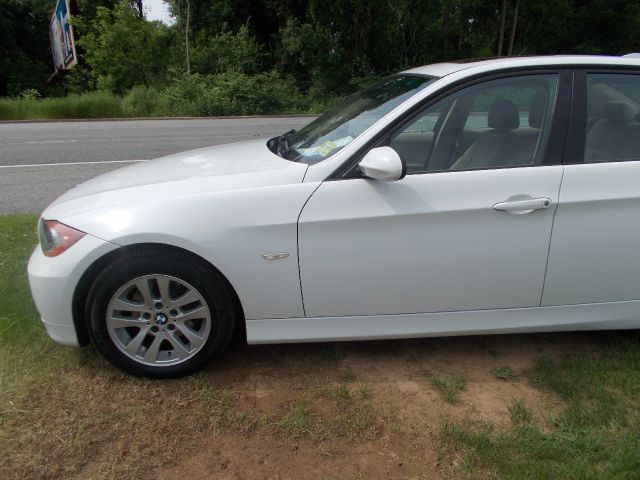 2006 BMW 3 series 2WD 4dr Heat