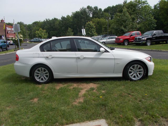 2006 BMW 3 series 2WD 4dr Heat
