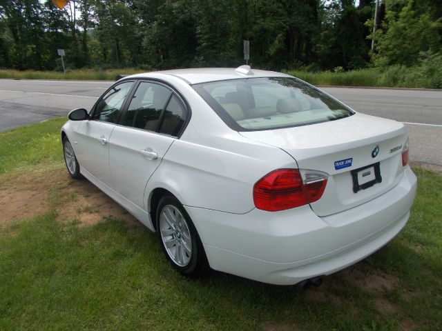 2006 BMW 3 series 2WD 4dr Heat