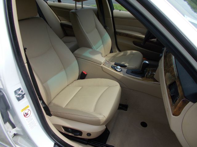 2006 BMW 3 series 2WD 4dr Heat