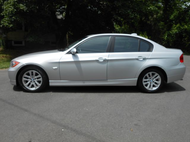 2006 BMW 3 series 2WD 4dr Heat