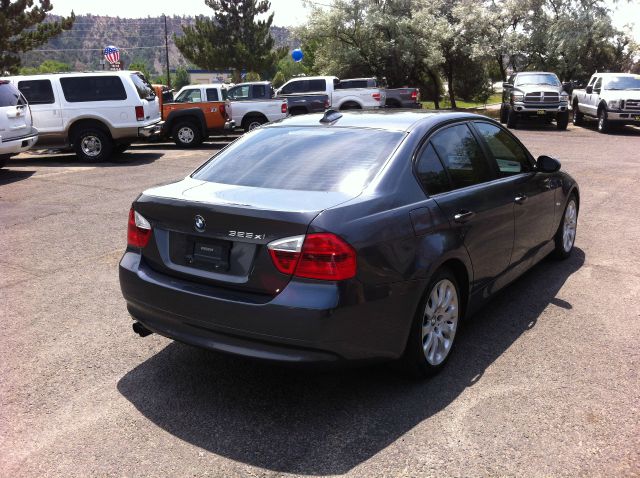 2006 BMW 3 series 2WD 4dr Heat