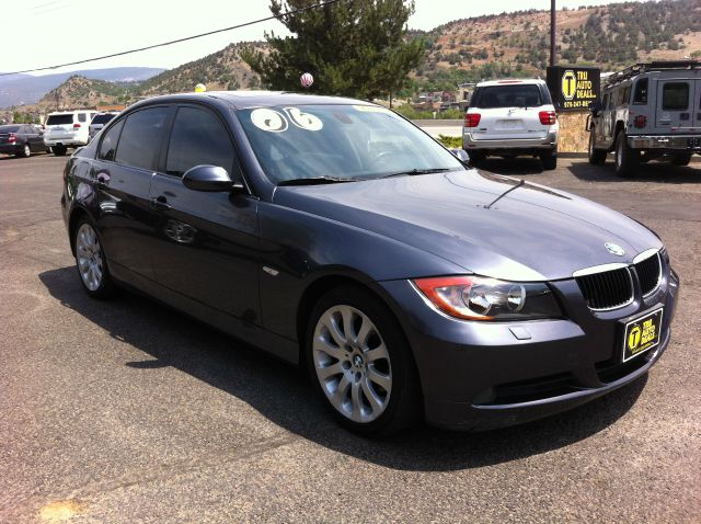 2006 BMW 3 series 2WD 4dr Heat