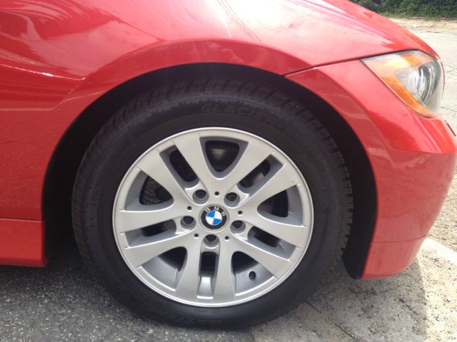 2006 BMW 3 series 2WD 4dr Heat