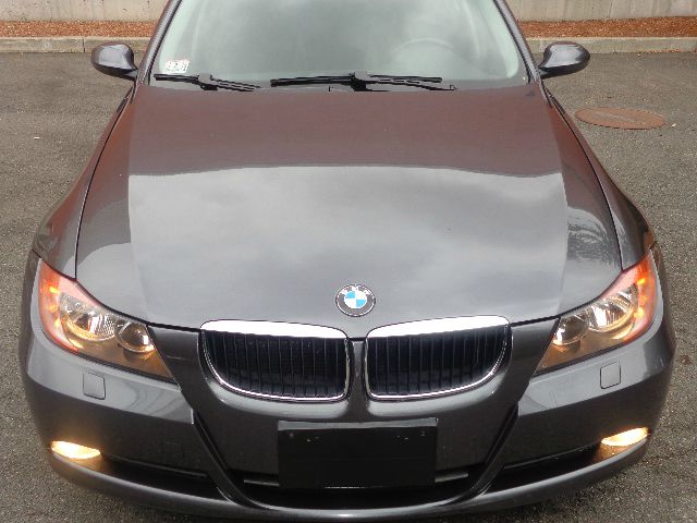 2006 BMW 3 series 2WD 4dr Heat