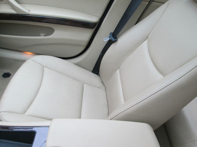 2006 BMW 3 series 2WD 4dr Heat