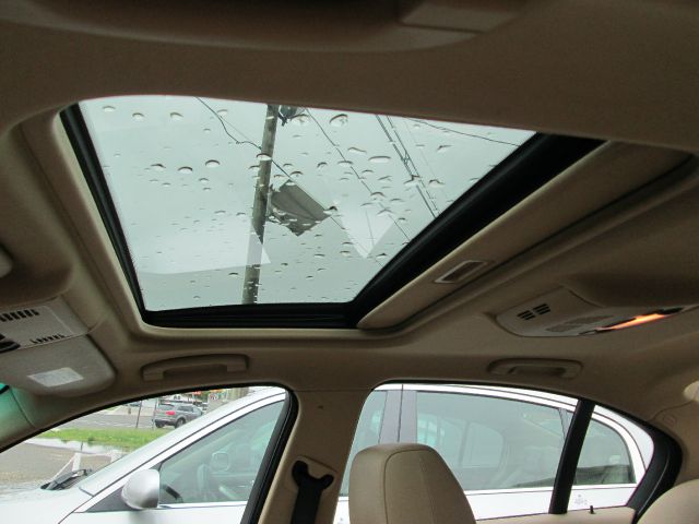 2006 BMW 3 series 2WD 4dr Heat