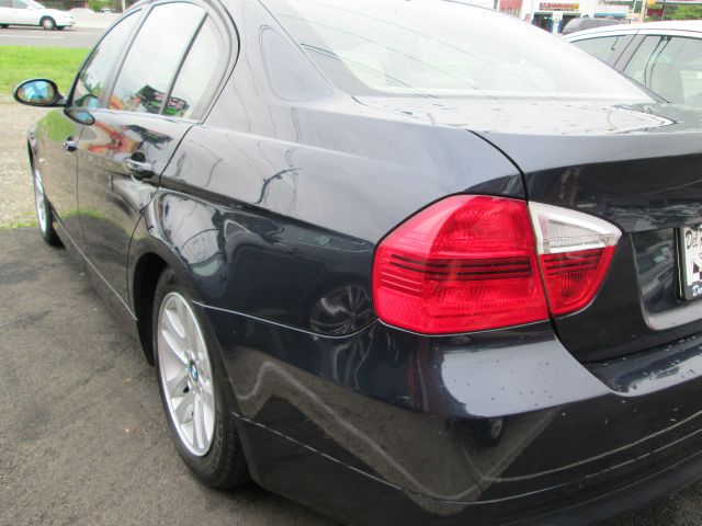 2006 BMW 3 series 2WD 4dr Heat
