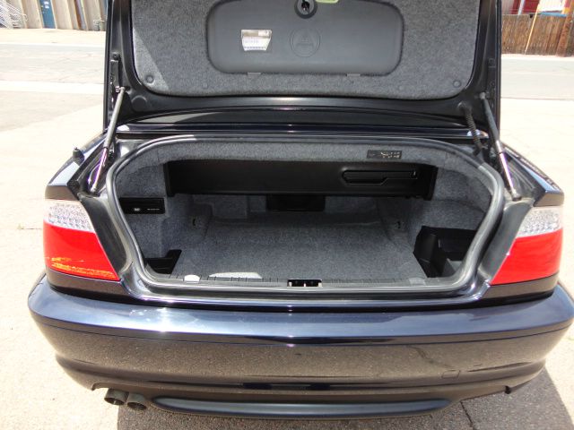 2006 BMW 3 series W/6-passenger Seating