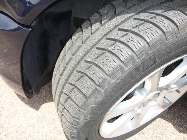 2006 BMW 3 series W/6-passenger Seating