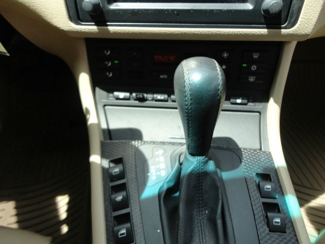 2006 BMW 3 series W/6-passenger Seating