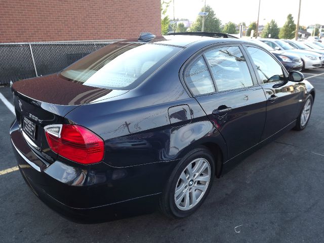 2006 BMW 3 series 2WD 4dr Heat