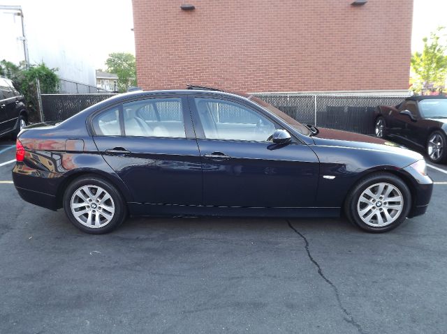 2006 BMW 3 series 2WD 4dr Heat