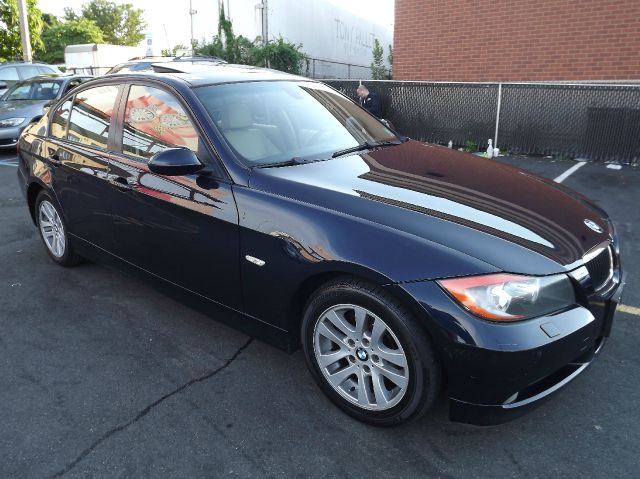 2006 BMW 3 series 2WD 4dr Heat