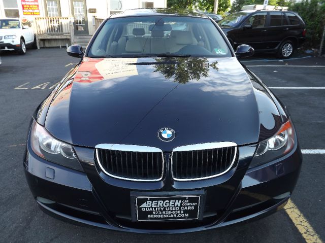 2006 BMW 3 series 2WD 4dr Heat