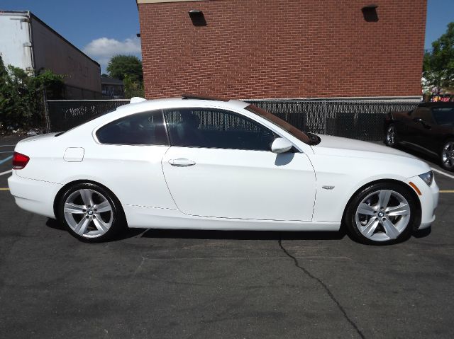 2007 BMW 3 series LS/ 9 Passenger
