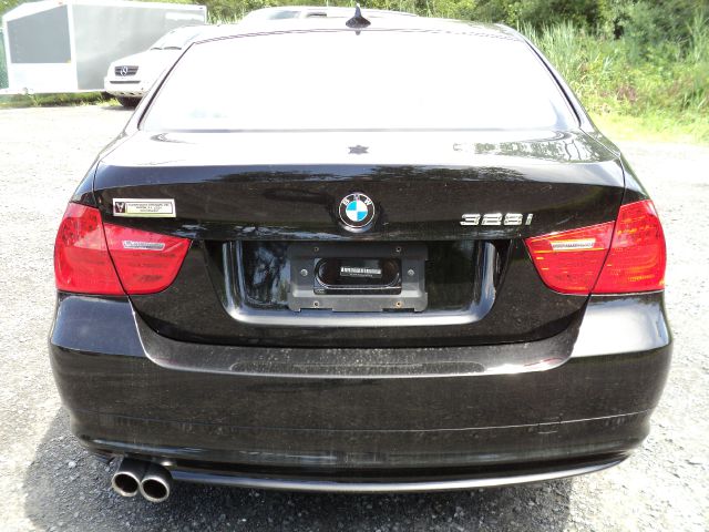 2011 BMW 3 series EXT WB W/1sb PKG