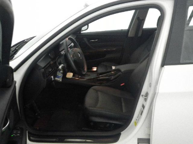 2011 BMW 3 series EXT WB W/1sb PKG