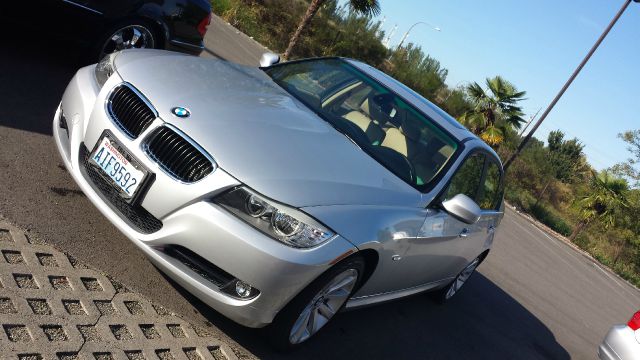 2011 BMW 3 series SE Automatic 4X4 Beutiful