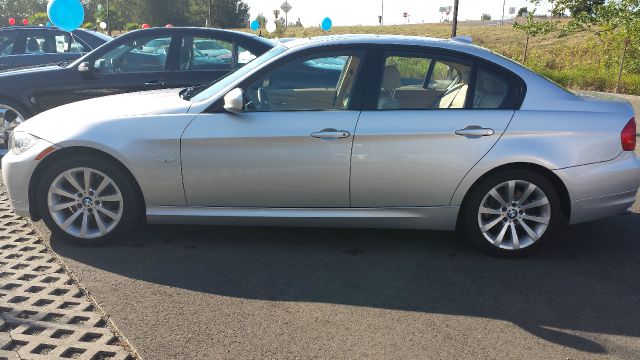 2011 BMW 3 series SE Automatic 4X4 Beutiful