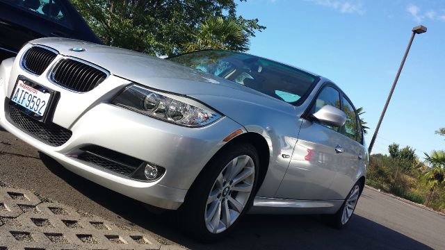 2011 BMW 3 series SE Automatic 4X4 Beutiful