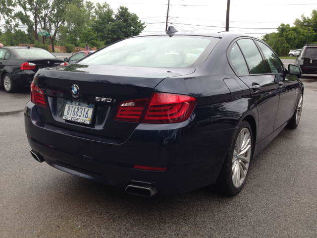 2011 BMW 5-Series Luxury Premier
