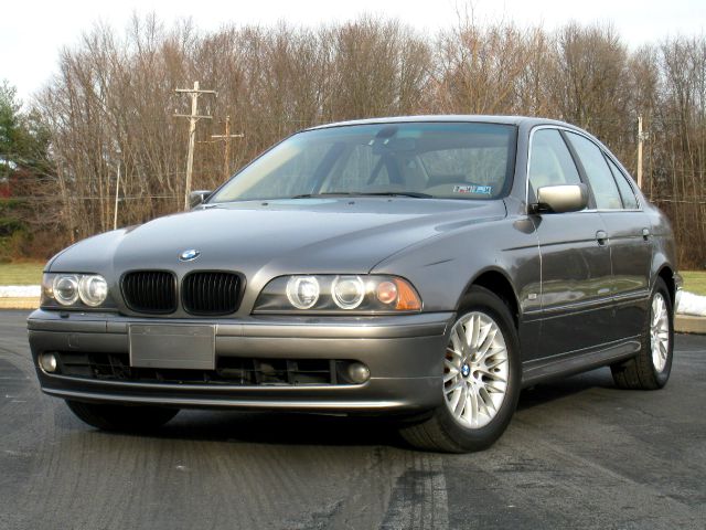 2003 BMW 5 series Lx--5 Speed/stick-must SEE