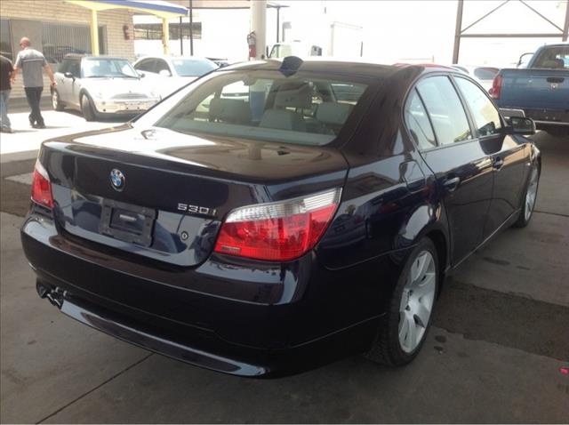 2006 BMW 5 series LTZ Leather Sunroof Nav Dvd-tv