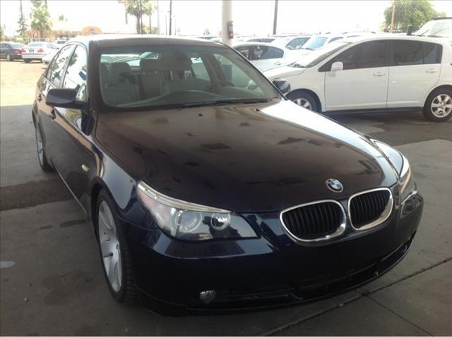 2006 BMW 5 series LTZ Leather Sunroof Nav Dvd-tv