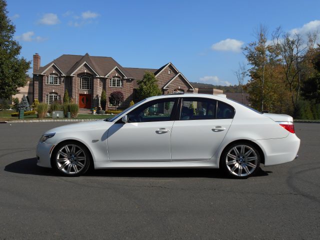 2008 BMW 5 series CE FWD 7-passen