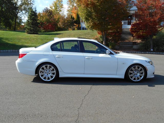2008 BMW 5 series CE FWD 7-passen