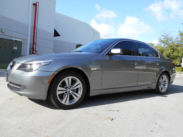2009 BMW 5 series 4dr LX Deluxe