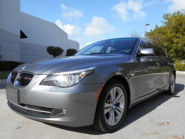 2009 BMW 5 series 4dr LX Deluxe