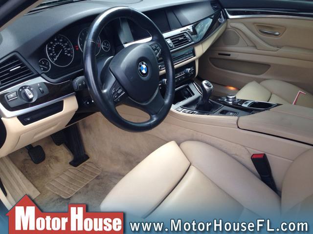 2011 BMW 5 series Luxury Premier