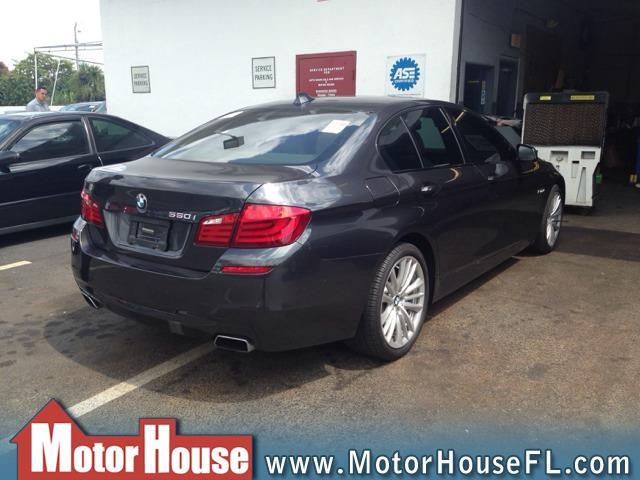 2011 BMW 5 series Luxury Premier