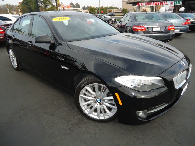 2011 BMW 5 series Luxury Premier