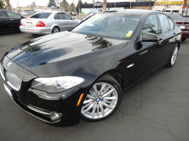 2011 BMW 5 series Luxury Premier