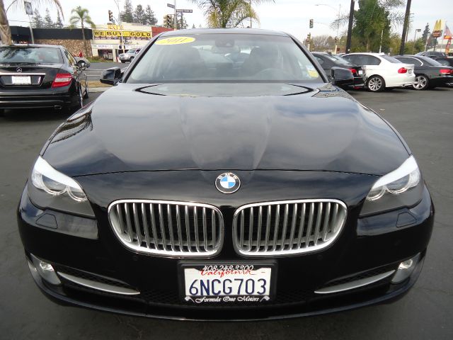 2011 BMW 5 series Luxury Premier