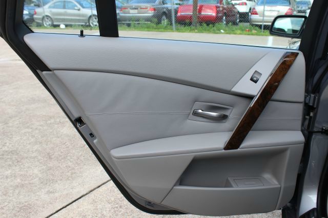 2007 BMW 5 series 1999 Toyota CE