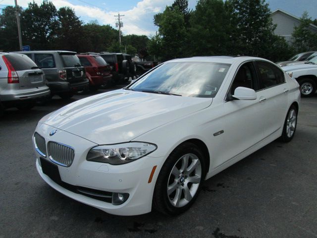 2011 BMW 5 series Luxury Premier